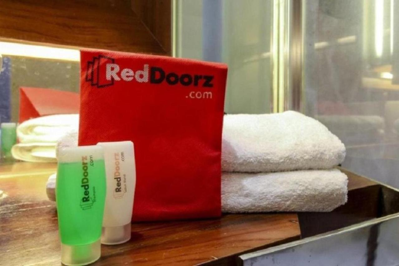 Reddoorz Syariah @ Griya Shanta Malang Eksteriør billede